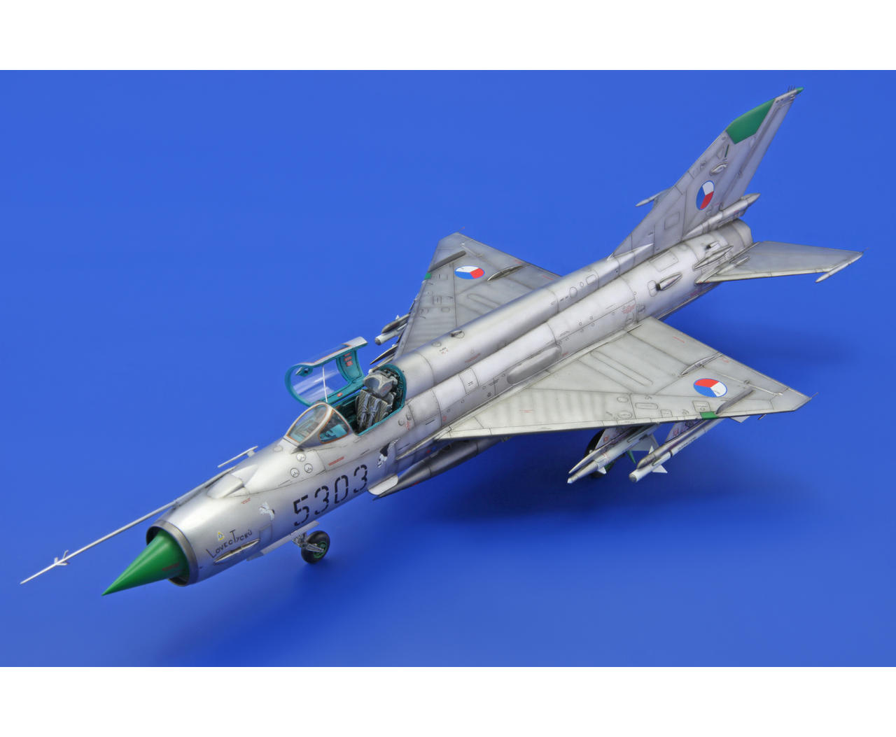 eduard　1158　1/48　MiG-21MF　チェコスロバキア空軍