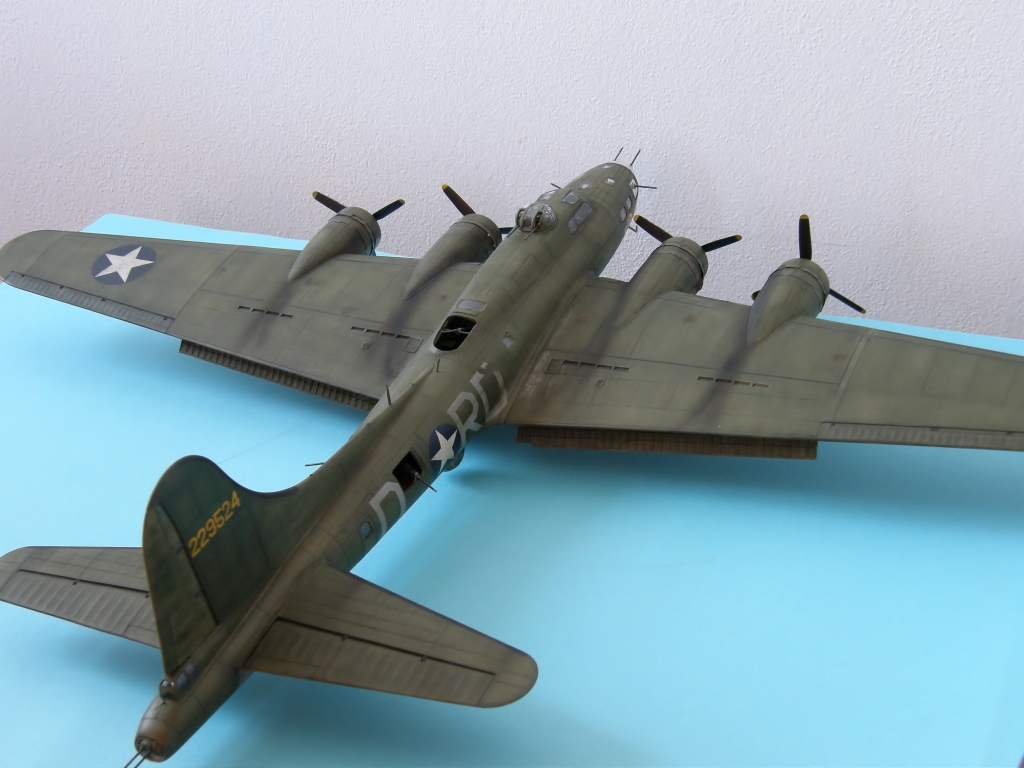 B-17G 1/48 - エデュアルドeショップ
