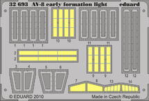 AV-8 raná verze, poziční světla 1/32 